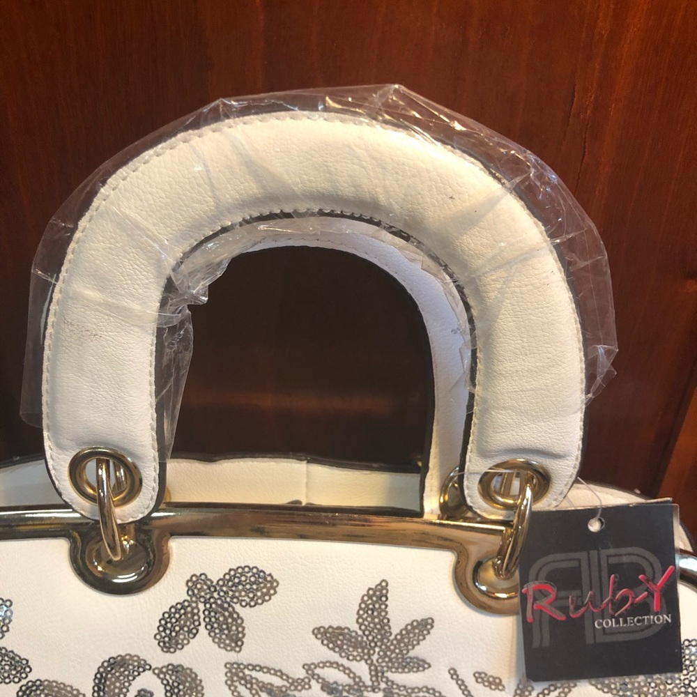 Ruby Collection Purse NEW! w/ Tags - Picture 4 of 11